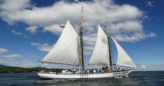 Schooner Appledore II Windjammer Cruise