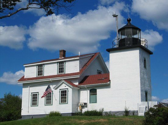 Fort Point Light